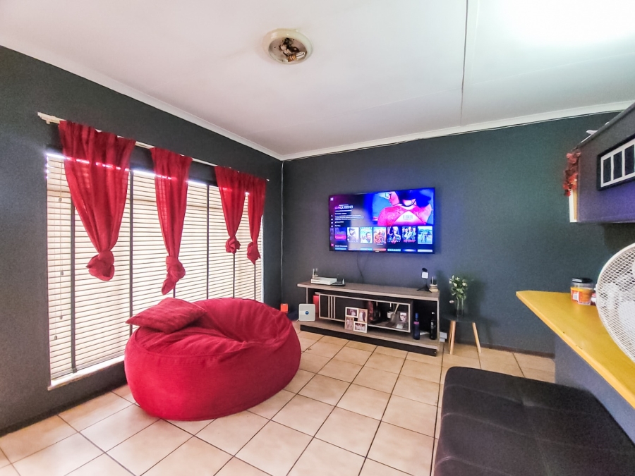 1 Bedroom Property for Sale in Die Bult North West